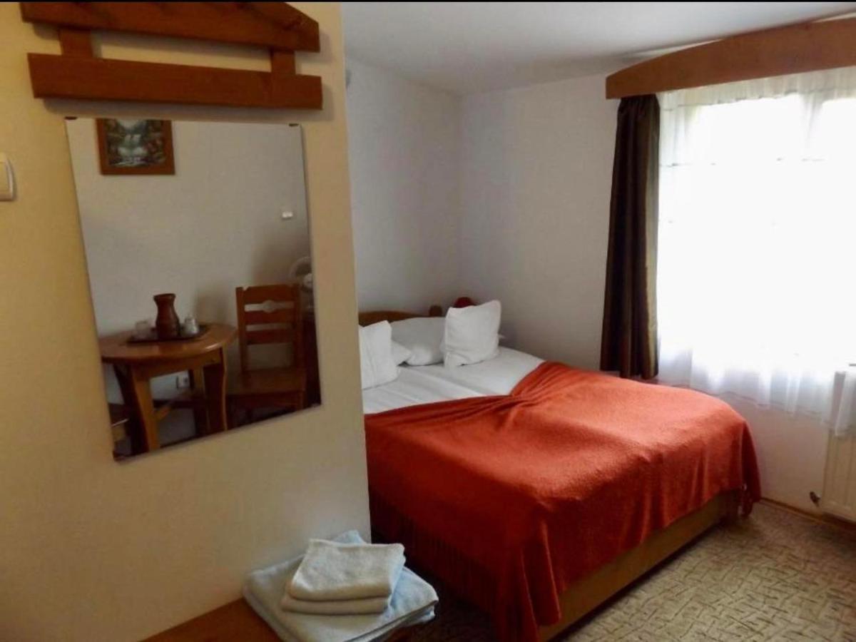 Bed and Breakfast Tulipan Panzio Sfântu-Gheorghe Zewnętrze zdjęcie